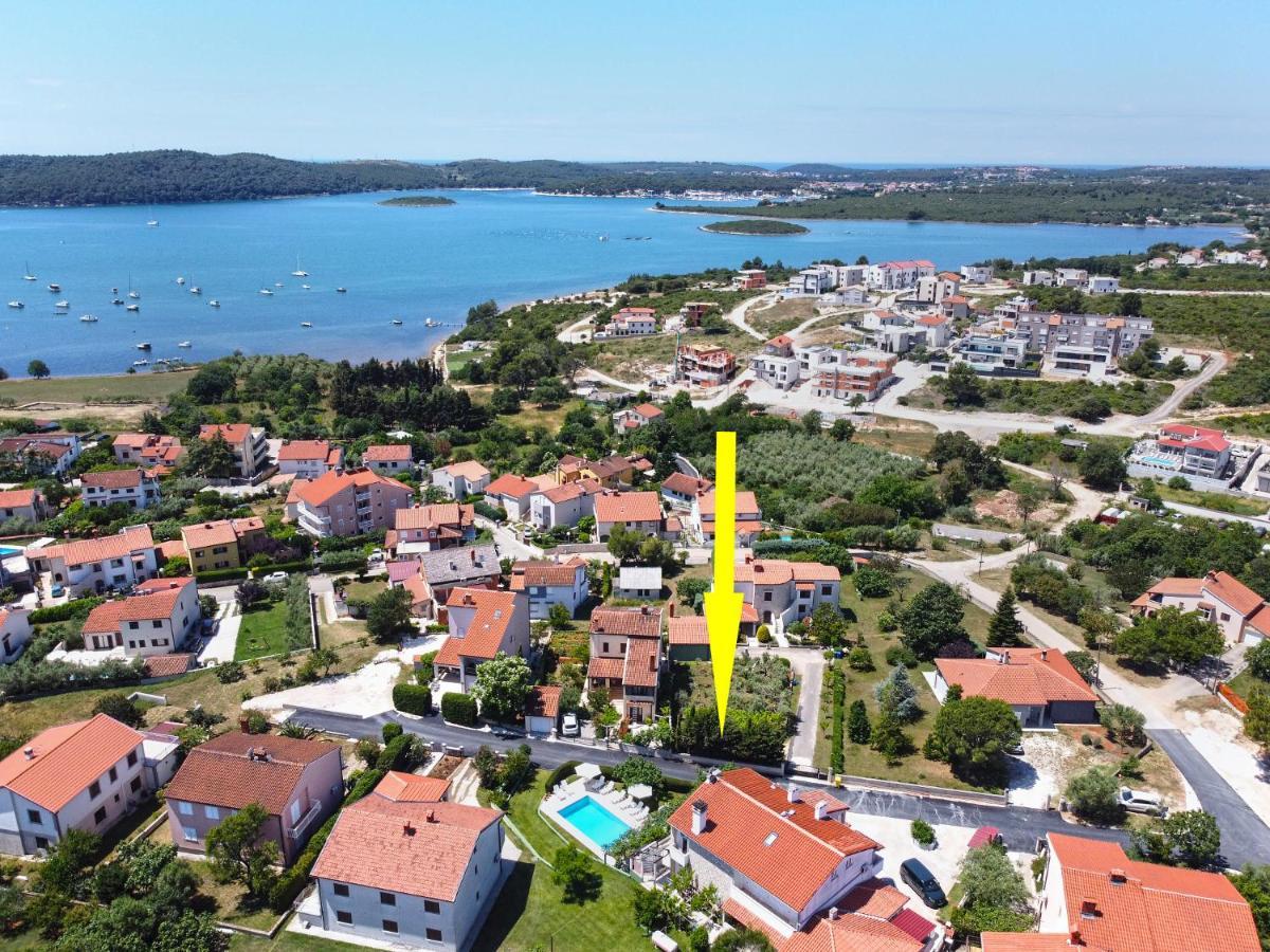 Apartments Biskupije 810 메덜린 외부 사진