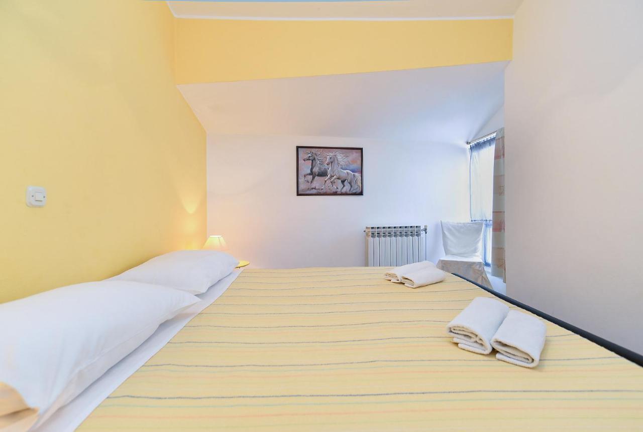 Apartments Biskupije 810 메덜린 외부 사진
